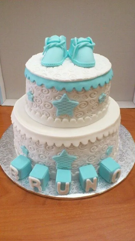 Tarta Bautizo para Bruno. Bizcocho de vainilla, buttercream de ... Tarta Bautizo para Bruno. Bizcocho de vainilla, buttercream de ...