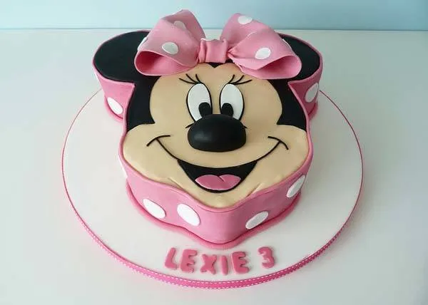 tarta-fondant-de-minnie-mouse.jpg