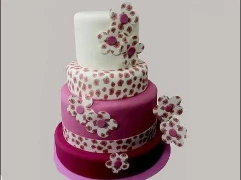 Tarta de fondant con flores de papel y transfer de fondant - YouTube Tarta de fondant con flores de papel y transfer de fondant - YouTube