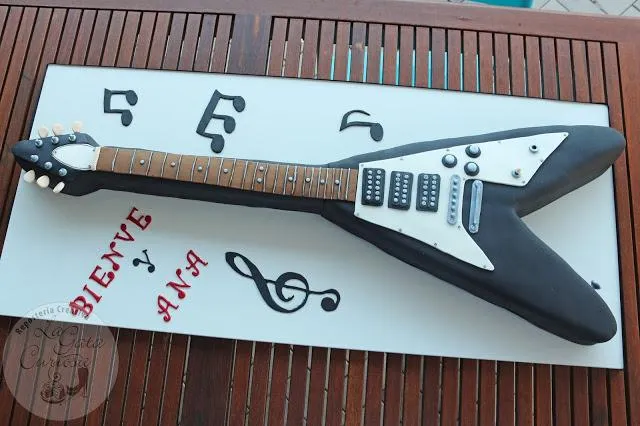 Tarta de fondant guitarra eléctrica gibson flying v - Paperblog Tarta de fondant guitarra eléctrica gibson flying v - Paperblog