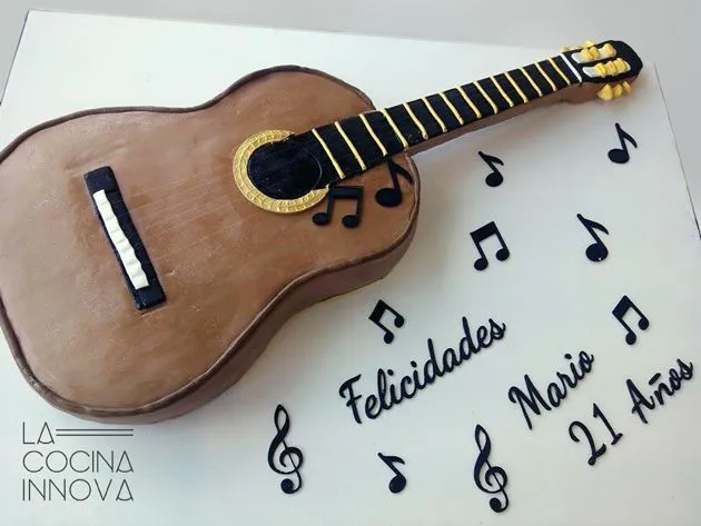 Tarta fondant – ” Guitarra española” | La Cocina Innova Tarta fondant – ” Guitarra española” | La Cocina Innova