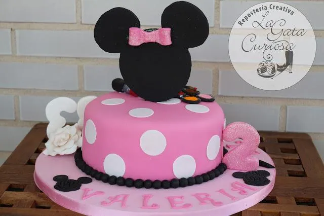 Tarta fondant minnie doble cumpleaños - Paperblog