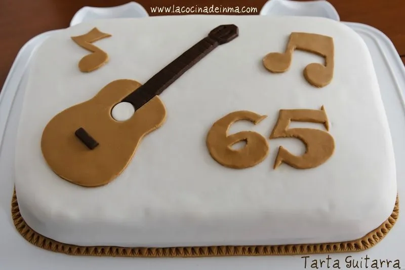 Tarta Fondant "Guitarra Española" | La Cocina de Inma López