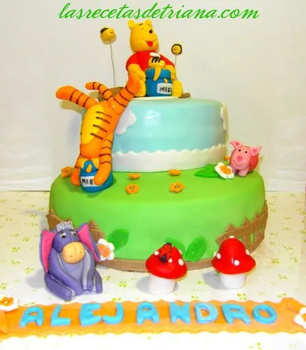 Tarta Fondant "Winnie the Pooh" | Las recetas de Triana Tarta Fondant "Winnie the Pooh" | Las recetas de Triana