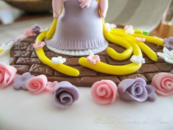 Tarta Fondant Rapunzel y un cumpleaños muy especial | La Cocina de ... Tarta Fondant Rapunzel y un cumpleaños muy especial | La Cocina de ...