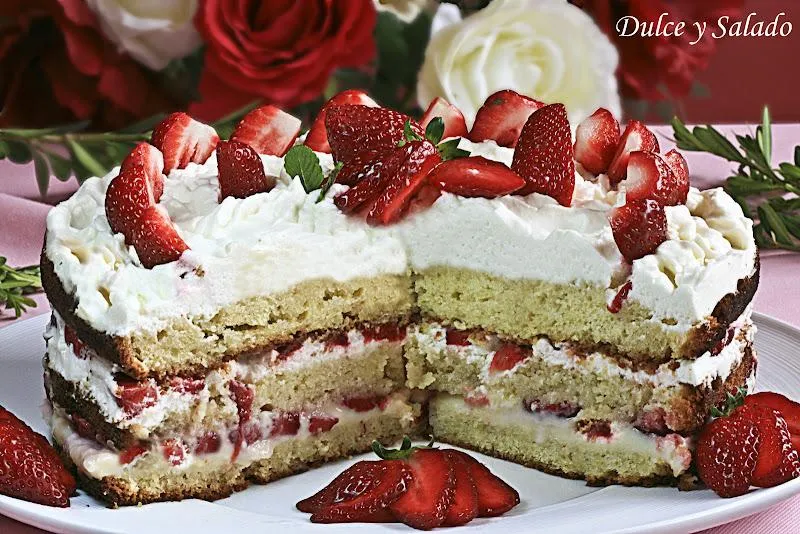 Tarta de fresas con crema pastelera y nata - Paperblog Tarta de fresas con crema pastelera y nata - Paperblog