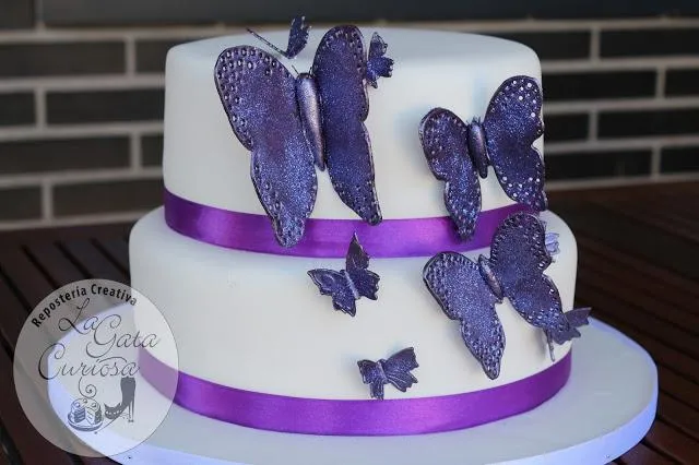 Tarta con mariposas para una boda – bizcocho de limón y almendra ...