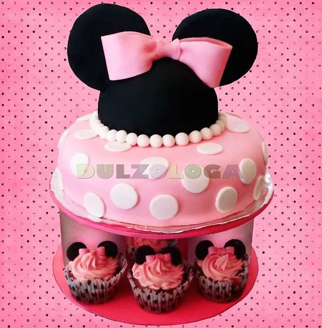 Torta De Minnie Mouse Con Cupcakes Wallpapers | Real Madrid Wallpapers