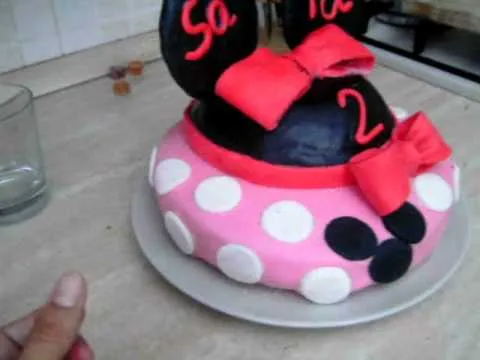 tarta de Minnie con fondant - YouTube