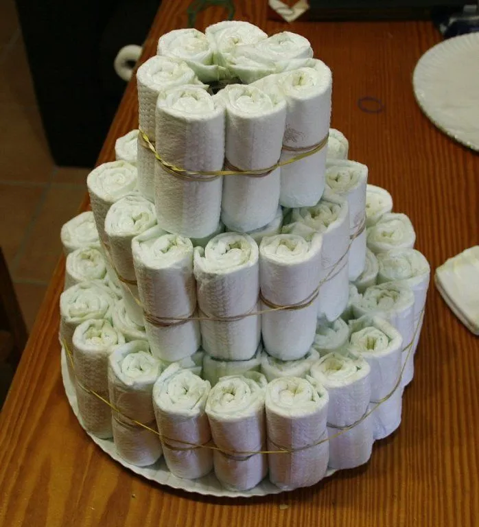 COMO HACER UNA TARTA DE PAÑALES | Ser padres es facilisimo. COMO HACER UNA TARTA DE PAÑALES | Ser padres es facilisimo.