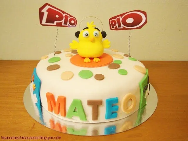 Tarta Pulcino Pio, Pulcino Pio cake fondant | Pollito Pio | Pinterest Tarta Pulcino Pio, Pulcino Pio cake fondant | Pollito Pio | Pinterest