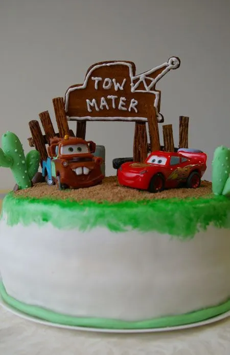 Tarta Rayo Mcqueen para Eduardo | tartas y nubes de azúcar Tarta Rayo Mcqueen para Eduardo | tartas y nubes de azúcar