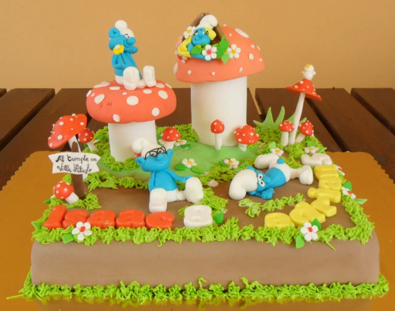 Tartas Artisticas.: LOS PITUFOS DE ISAAC Y ADRIAN Tartas Artisticas.: LOS PITUFOS DE ISAAC Y ADRIAN
