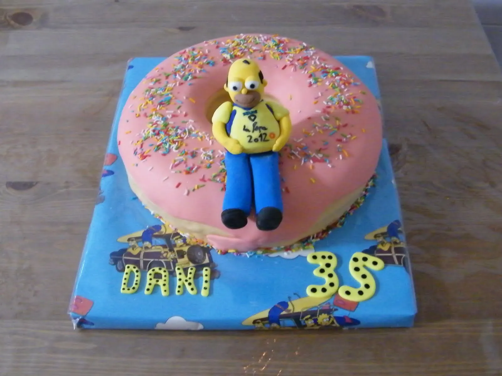 VIVIENDO DULCEMENTE: Tarta Homer cadista