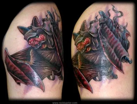 TATTOO DE LA LUNA Y UN GRAN MURCIELAGO