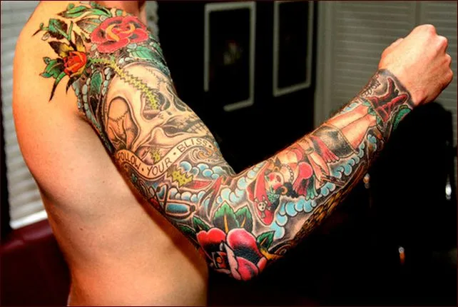 Tatuaggi old school pin up: significato e foto - PassioneTattoo Tatuaggi old school pin up: significato e foto - PassioneTattoo