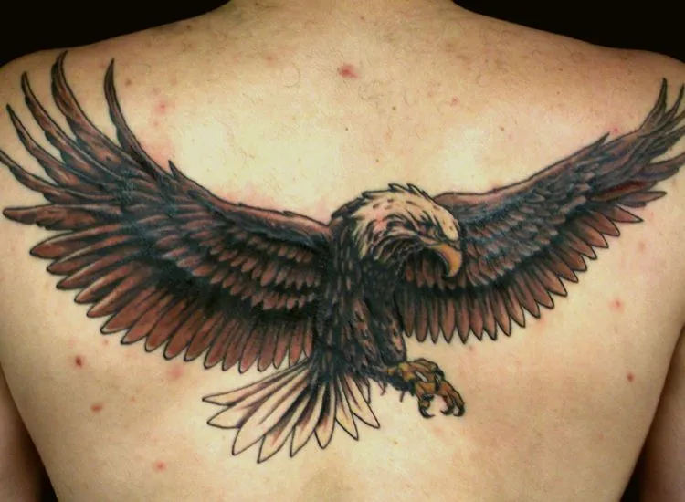 Tatuaggio Aquila: disegni e significati - PassioneTattoo Tatuaggio Aquila: disegni e significati - PassioneTattoo
