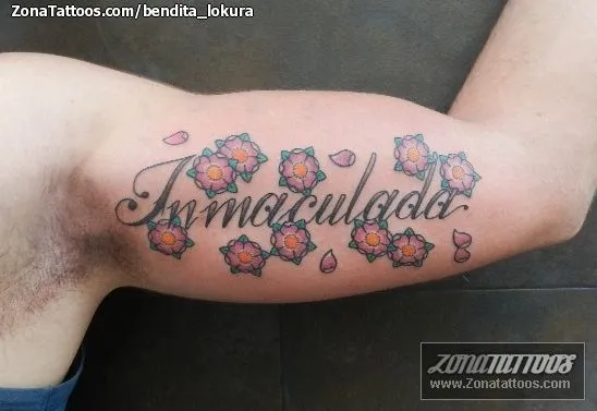Tatuaje de bendita_lokura - Letras Nombres Flores
