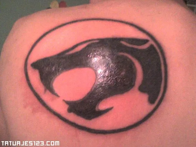 tatuaje-cabeza-pantera.jpg