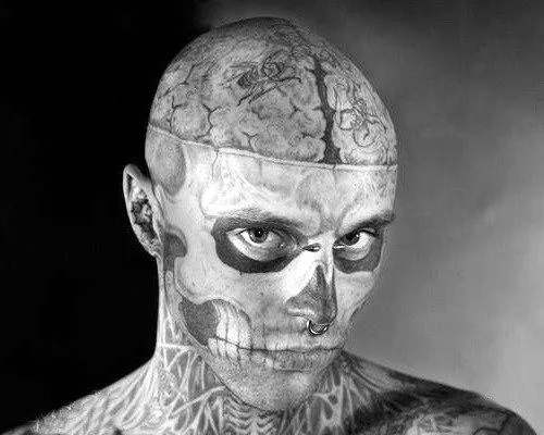 Tatuaje de Calavera en cuerpo completo | Bocetos de Tatuajes