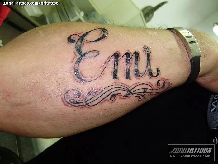 Tatuaje de Eritattoo - Antebrazo Nombres Letras