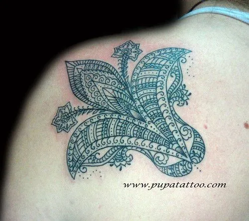 Tatuaje flor de lis Pupa Tattoo Granada | Flickr - Photo Sharing!
