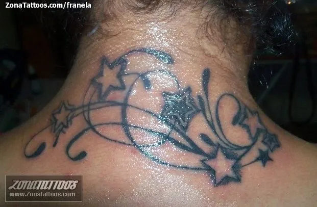 Tatuaje de franela - Nuca Estrellas Filigranas Tatuaje de franela - Nuca Estrellas Filigranas