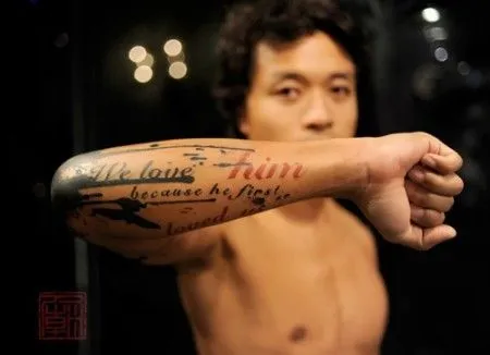 Tatuajes antebrazo frases hombre - Imagui