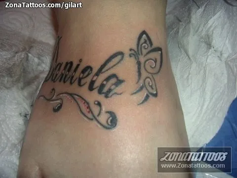 Tatuaje de gilart - Nombres Daniela Mariposas
