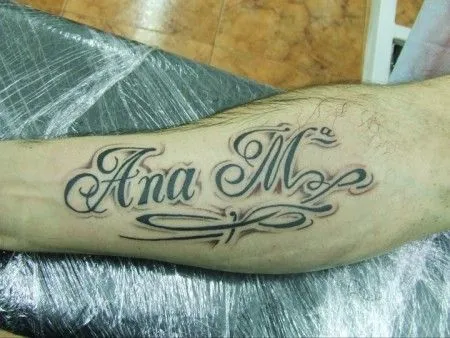 Tatuajes de nombre en el brazo - Imagui