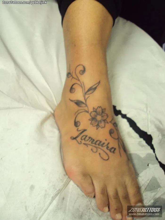 Tatuajes enredaderas pie - Imagui
