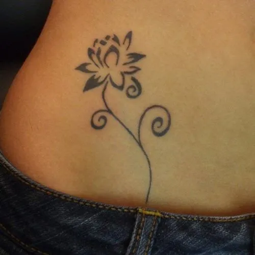 Tatuaje Pequeno En En La Espalda Una Flor De Loto | Toddlers Magazine Tatuaje Pequeno En En La Espalda Una Flor De Loto | Toddlers Magazine