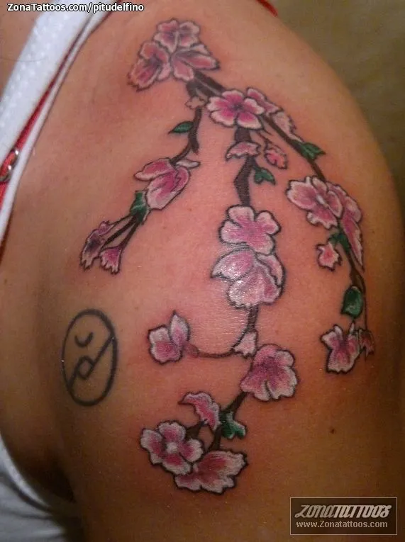 Flor de cerezo tatuaje - Imagui