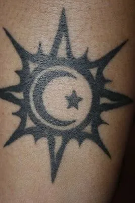 Tatuaje de Sol y Luna | DISEÑOS DE TATUAJES Tatuaje de Sol y Luna | DISEÑOS DE TATUAJES