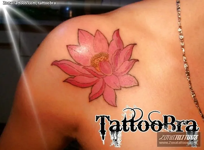 Tatuajes flor de loto en el hombro - Imagui Tatuajes flor de loto en el hombro - Imagui