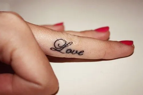 Los tatuajes de amor pueden expresar el sentimiento hacia tu ... Los tatuajes de amor pueden expresar el sentimiento hacia tu ...