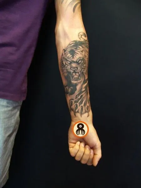 Tattoo en antebrazo - Imagui