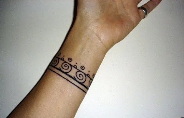 Tatuajes de brazaletes para mujeres: Pulsera espirales | TATUAJES ...