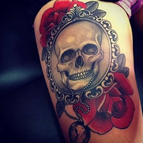 Calavera y Rosas - Tatuajes para Mujeres