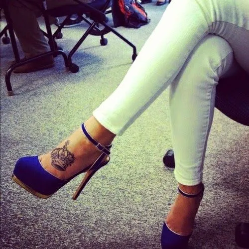 TATUAJES DE CORONAS PARA MUJERES Y SU SIGNIFICADO : TATUAJE ...