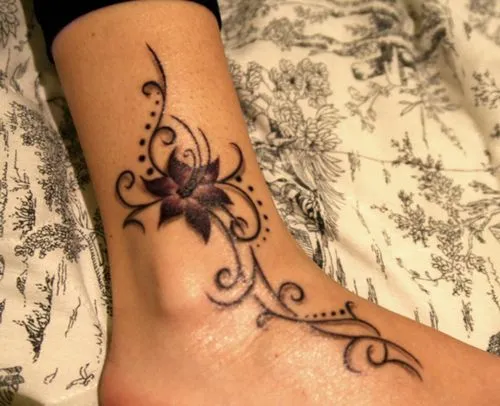 Tatuajes de enredaderas para mujeres | Belagoria | la web de los ... Tatuajes de enredaderas para mujeres | Belagoria | la web de los ...