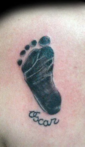 Tatuajes de huellas de pies de bebé - Imagui Tatuajes de huellas de pies de bebé - Imagui