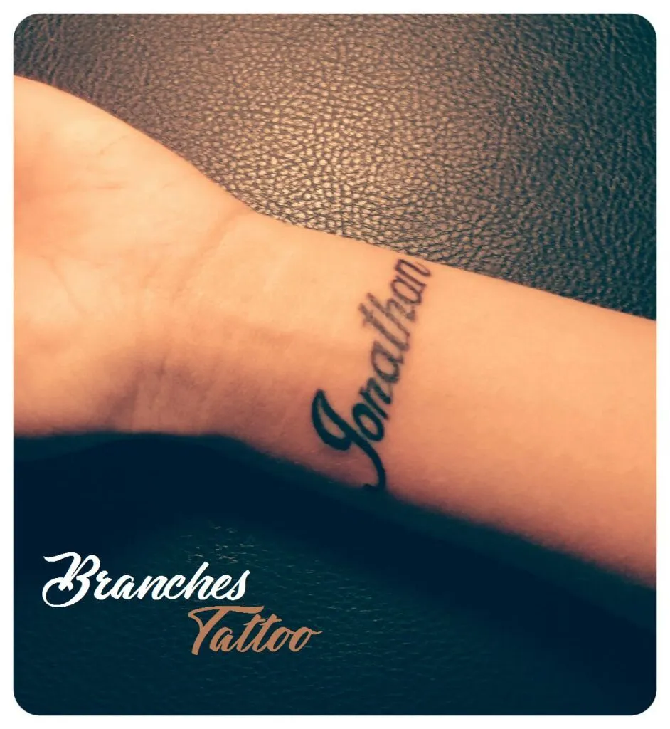 Tatuajes con el nombre Jonathan para mujeres - para Mujer