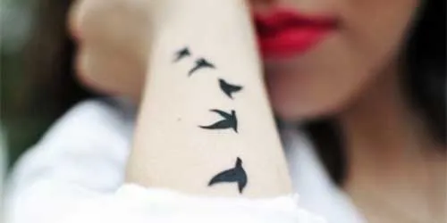 Tatuajes pequeños y discretos para mujeres | Blog de maquillaje ...