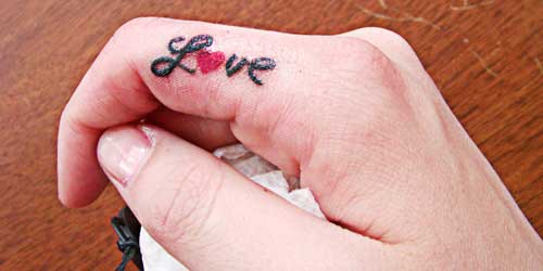 Tatuajes pequeños y discretos para mujeres | Blog de maquillaje ... Tatuajes pequeños y discretos para mujeres | Blog de maquillaje ...