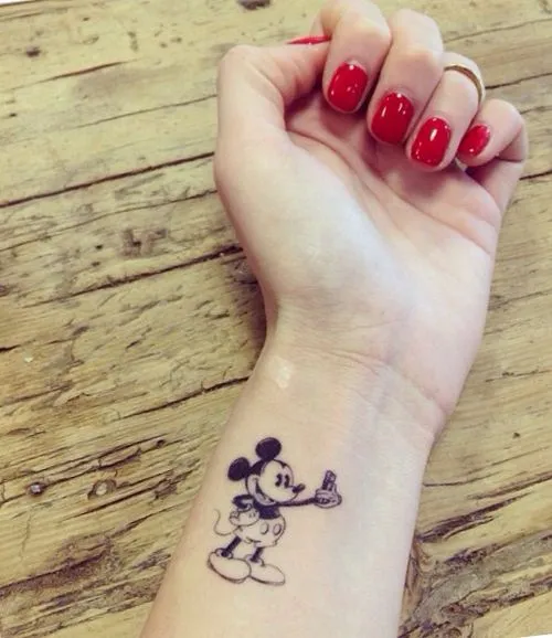 Tatuajes pequeños para mujeres | Moda y Tendencias | Revista ... Tatuajes pequeños para mujeres | Moda y Tendencias | Revista ...