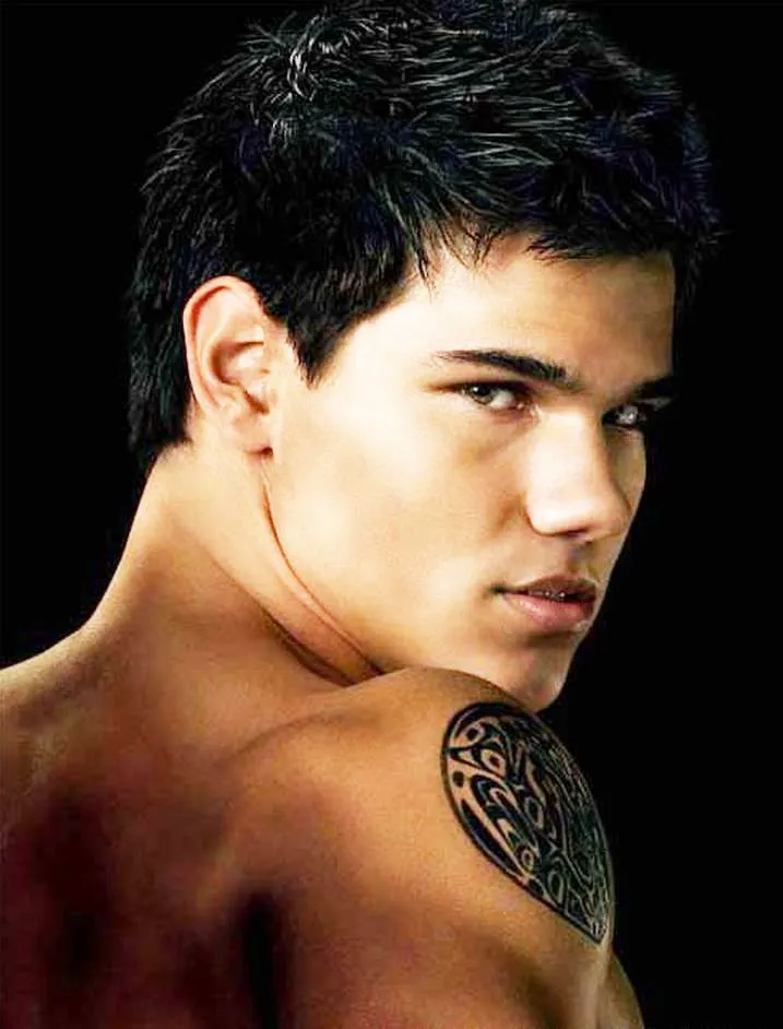 taylor lautner | Valencia Magazine