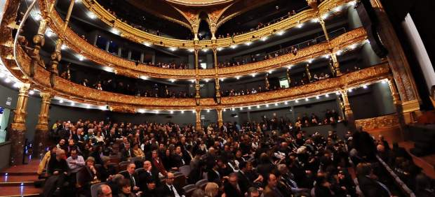 Los teatros se transforman en verdulerías o pasan la gorra al ... Los teatros se transforman en verdulerías o pasan la gorra al ...
