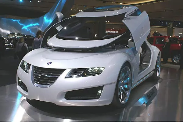 Tecnoholic: ¡De coches antiguos a autos modernos! Tecnoholic: ¡De coches antiguos a autos modernos!