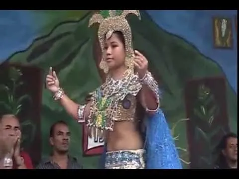 Tecoluca Vestido Ganador del festival del maiz 2011 - YouTube